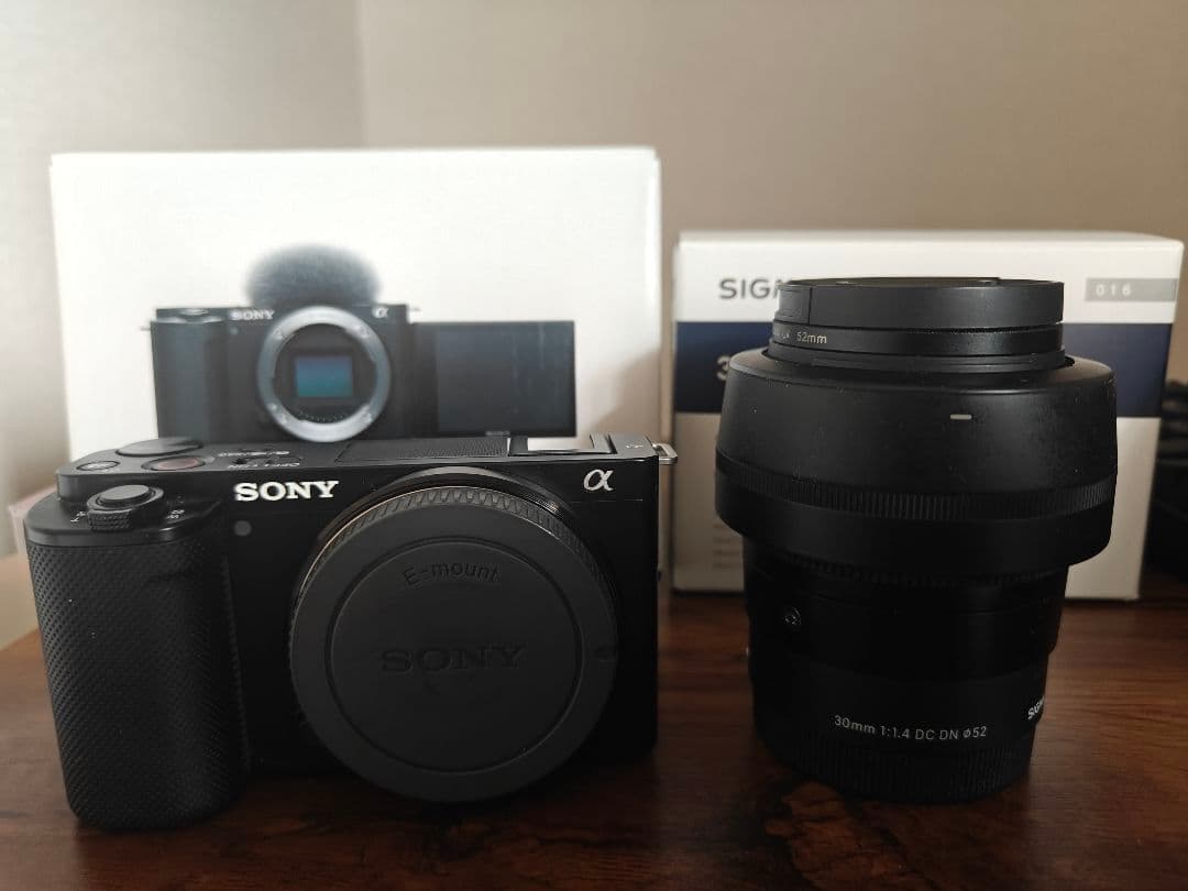 美品 ソニー SONY ZV-E10 ミラーレス一眼カメラ SIGMA レンズ