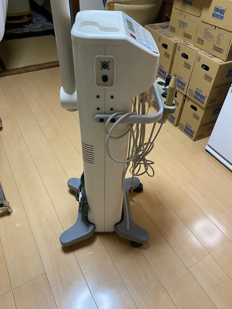 滝川株式会社エステジュールグラスTG-3200 直接引き取り、送付希望は相談