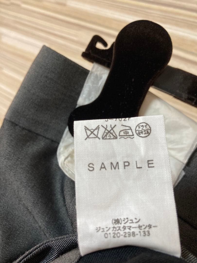 【値下げ】BIOTOP 【not in fashion..】3タックワイドパンツ