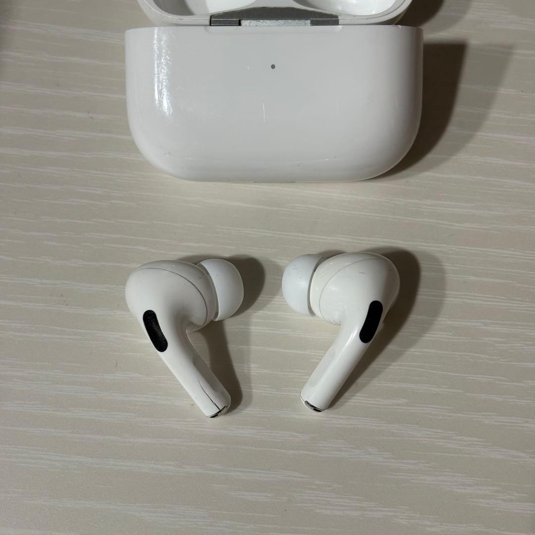 【比較的美品】AirPods pro 第1世代 Lightning端子