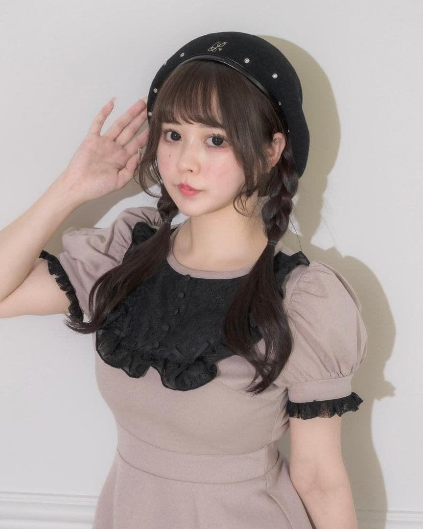 新品未使用　pium　ロゴビジュースタッズベレー　ブラック　初販品　レア