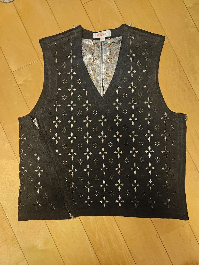 トップス DIAMOND CUT LEATHER VEST masu