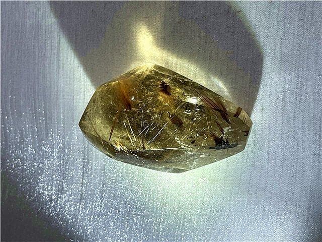 AAA級天然ゴールドルチルクォーツ原石YT7P3/180P15D