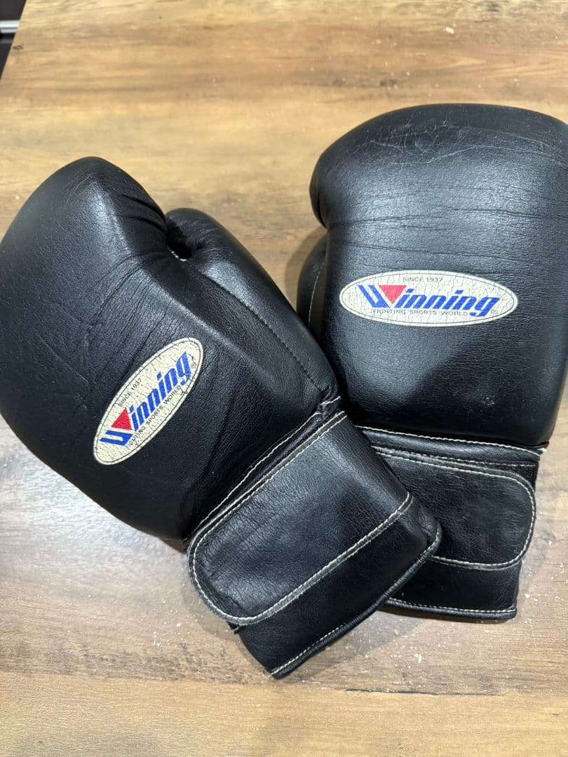 Winning ボクシンググローブ 14 oz 黒