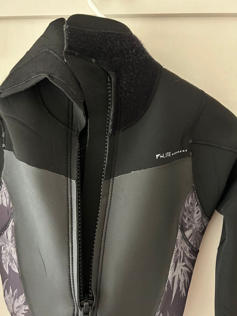 大幅値下げ!! ROXY ウェットスーツ　 M