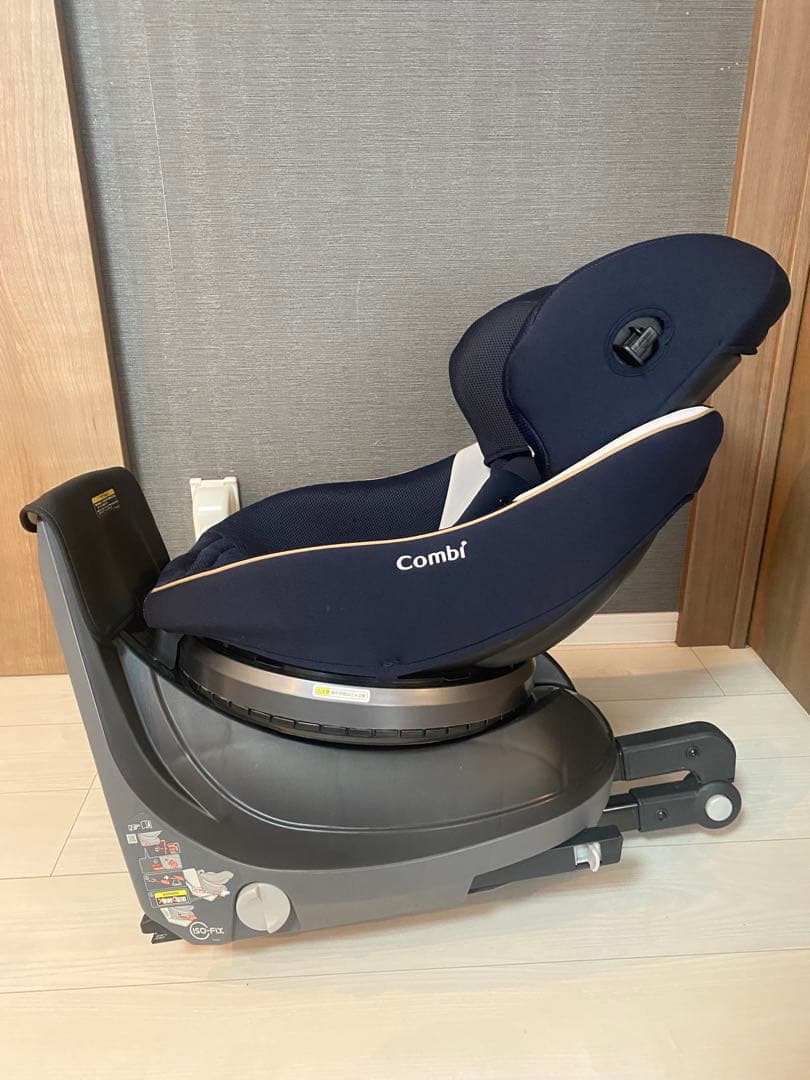 Combi チャイルドシート　ネイビー　型式CG–UIG