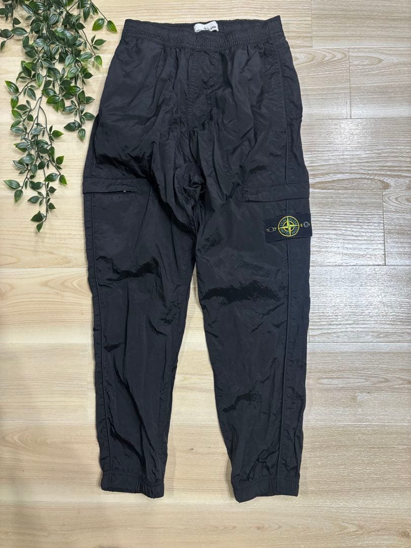 ストーンアイランド　ナイロンメタル　パンツ　シュプリーム　モンクレール　サカイ