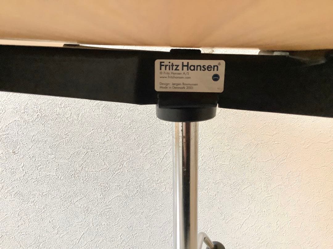 Fritz Hansen KEVI ケヴィチェア 木目調 キャスター付 中古品