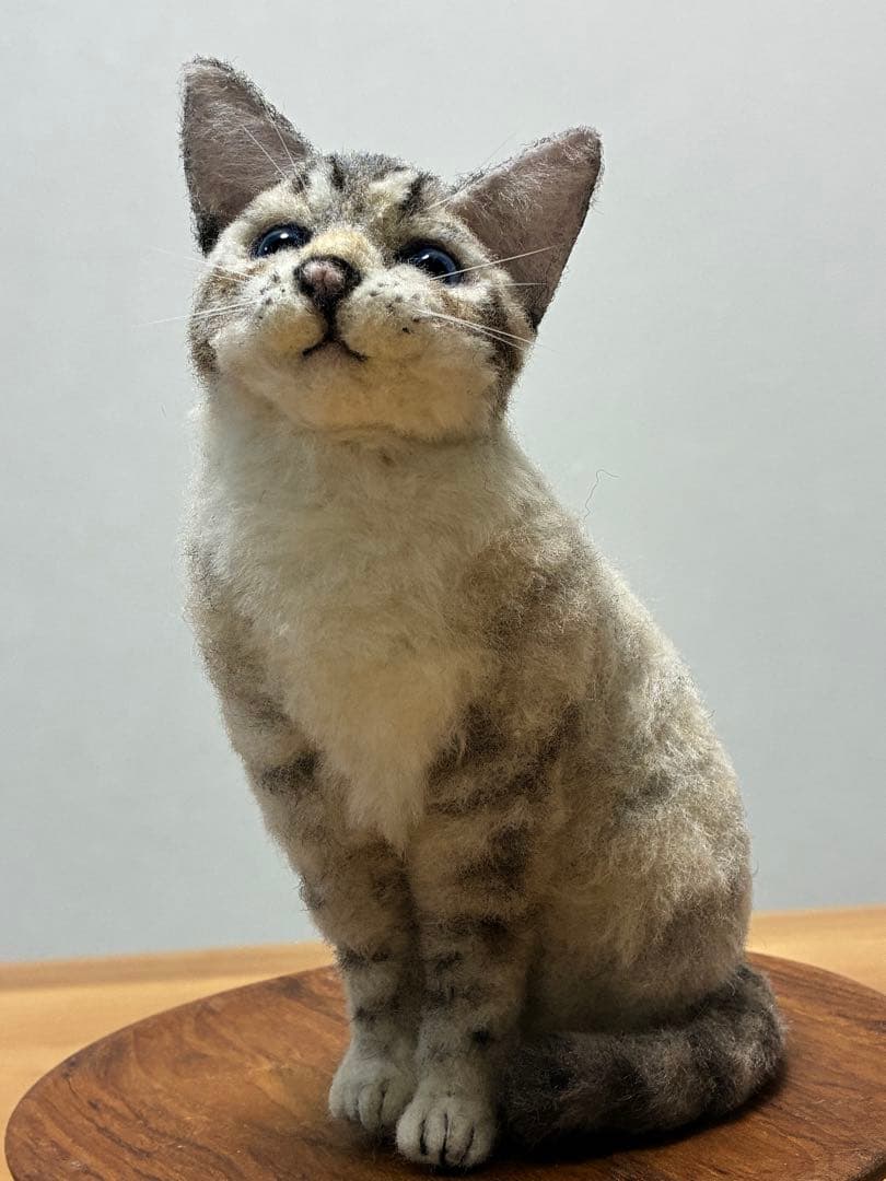 羊毛フェルト　猫　お座り