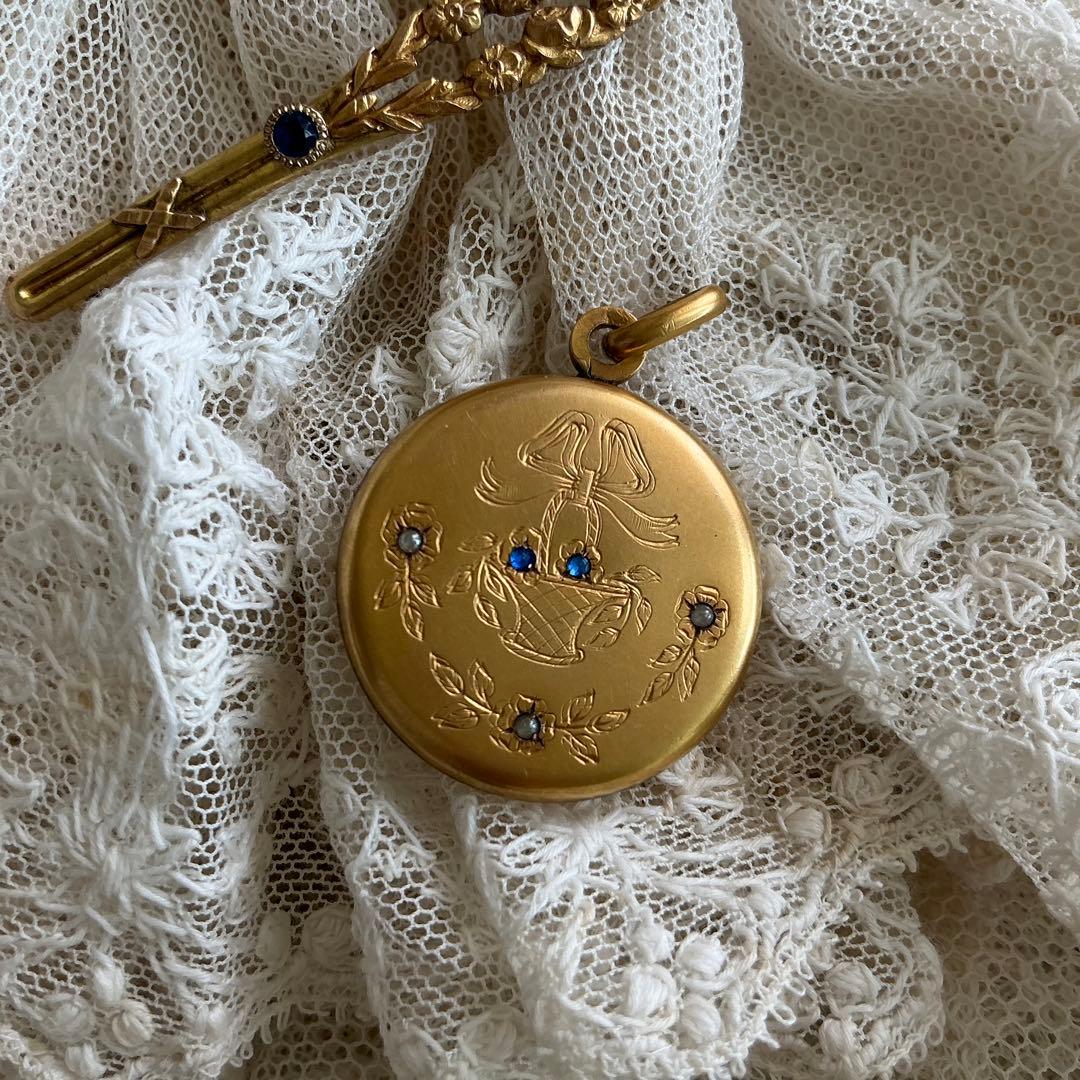 フランスアンティーク　ペンダントトップ＆ブローチ　ゴールドプレート　ビジュー