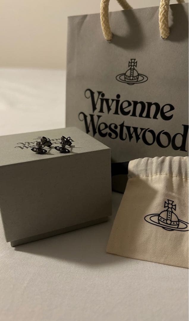 Vivienne Westwood ピアス