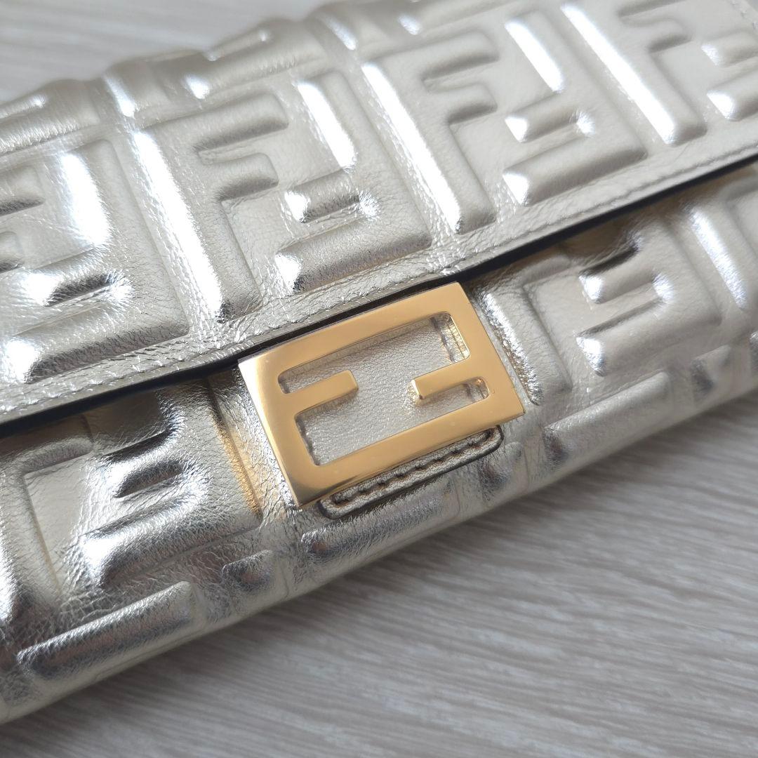未使用【フェンディ】バゲット　コンチネンタル　ロング　ウォレット　長財布
