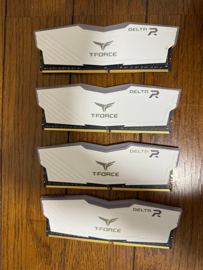 team RGB T-FORCE DELTA DDR4 メモリー ホワイト