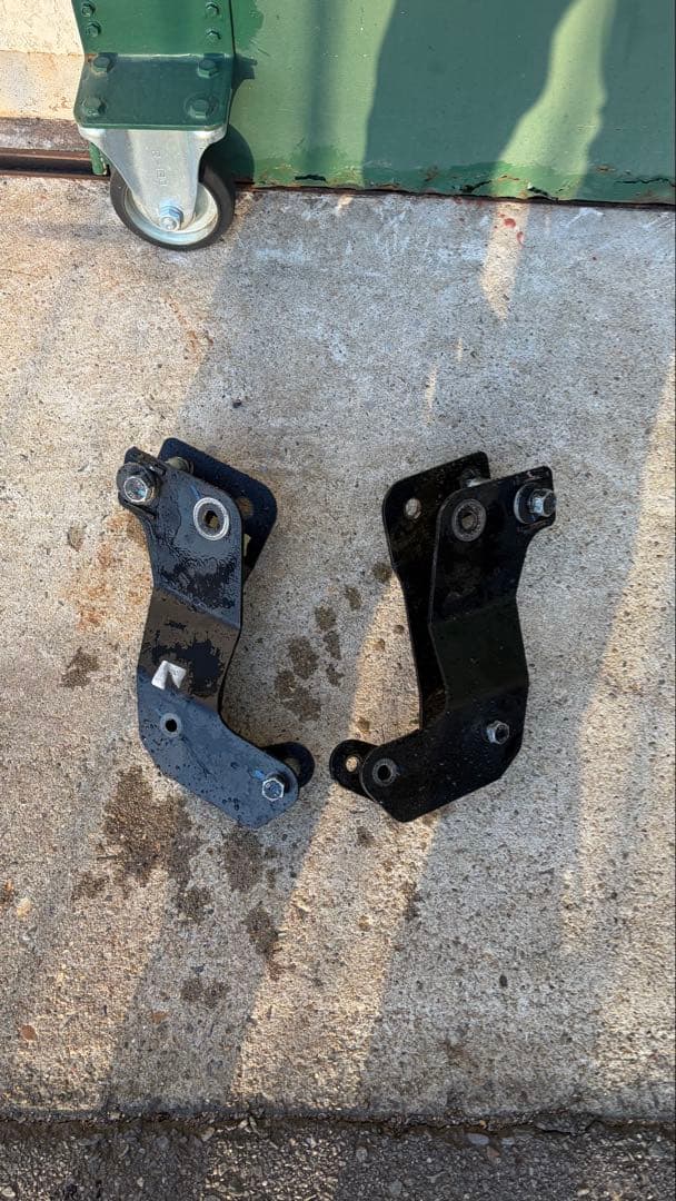 ラフカントリー　フロントコントロールアーム　ダウンブラケット　ラングラーJL用