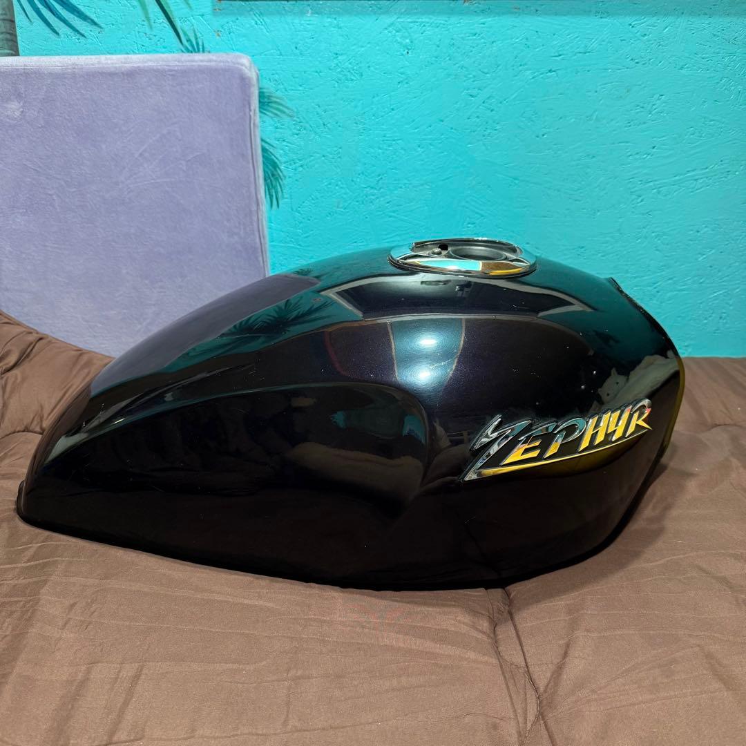 ゼファー1100 ガソリンタンク　純正