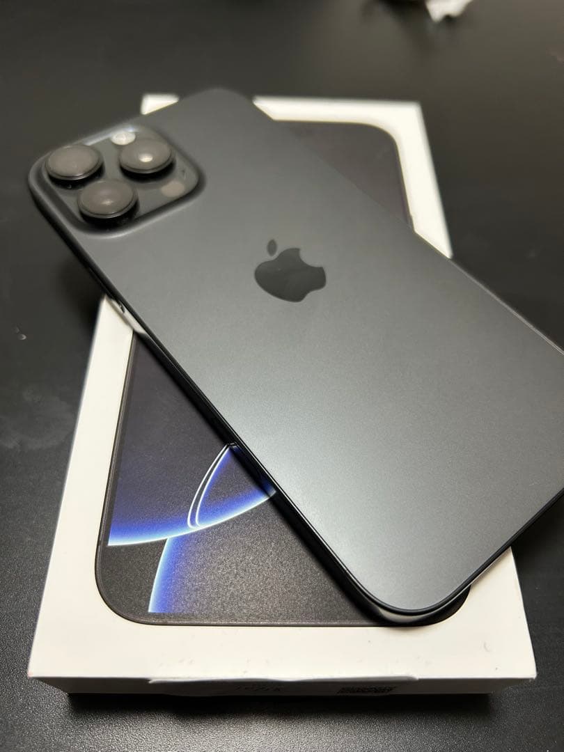 【最終値下げ】iPhone 16proMax ブラックチタニウム256GB