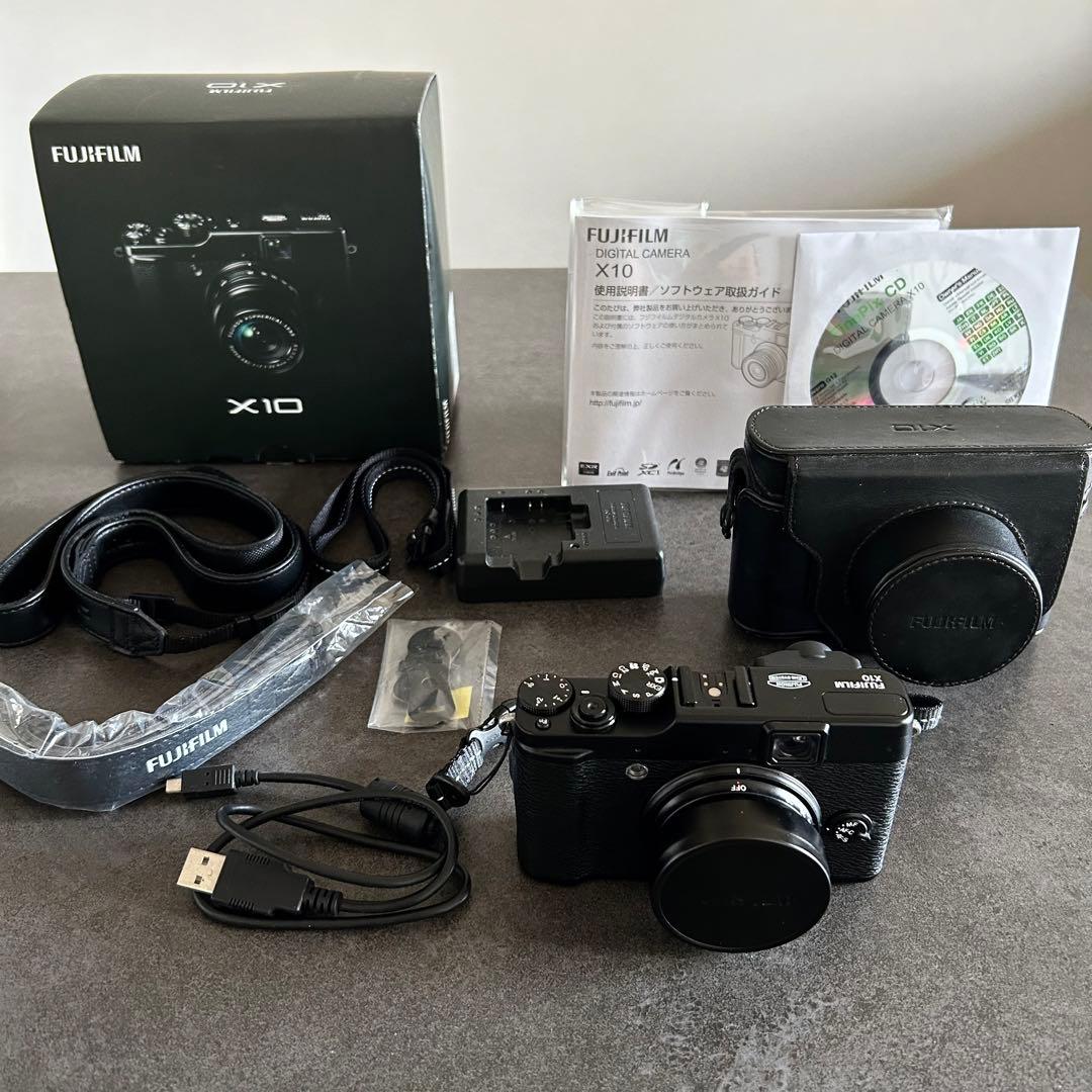 FUJIFILM　X10　デジタルカメラ