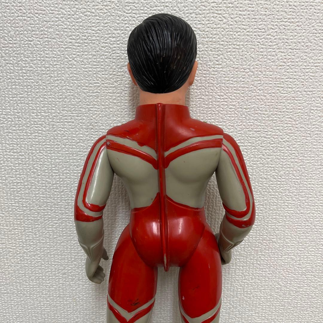 カ*ラ様 ウルトラマン 可動式フィギュア ヘルメット付き　ゾフィー　面取れ　ソフ