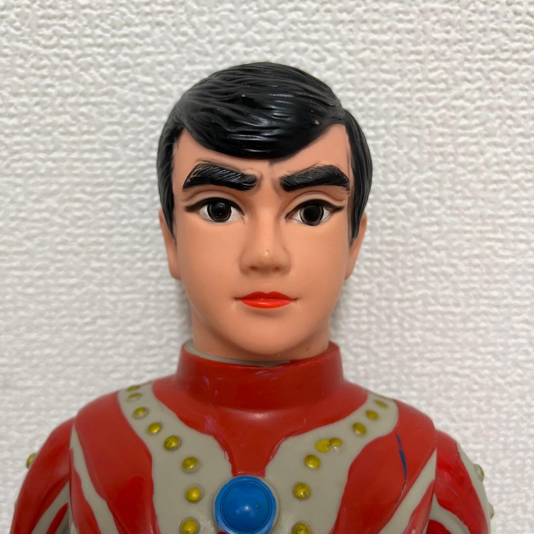 カ*ラ様 ウルトラマン 可動式フィギュア ヘルメット付き　ゾフィー　面取れ　ソフ