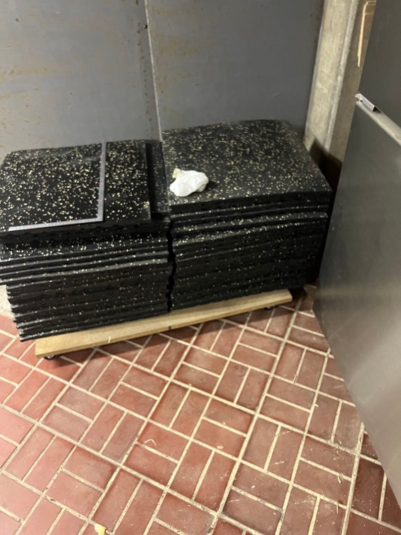 トレーニング用マット50㎝×50㎝×2㎝　４０枚