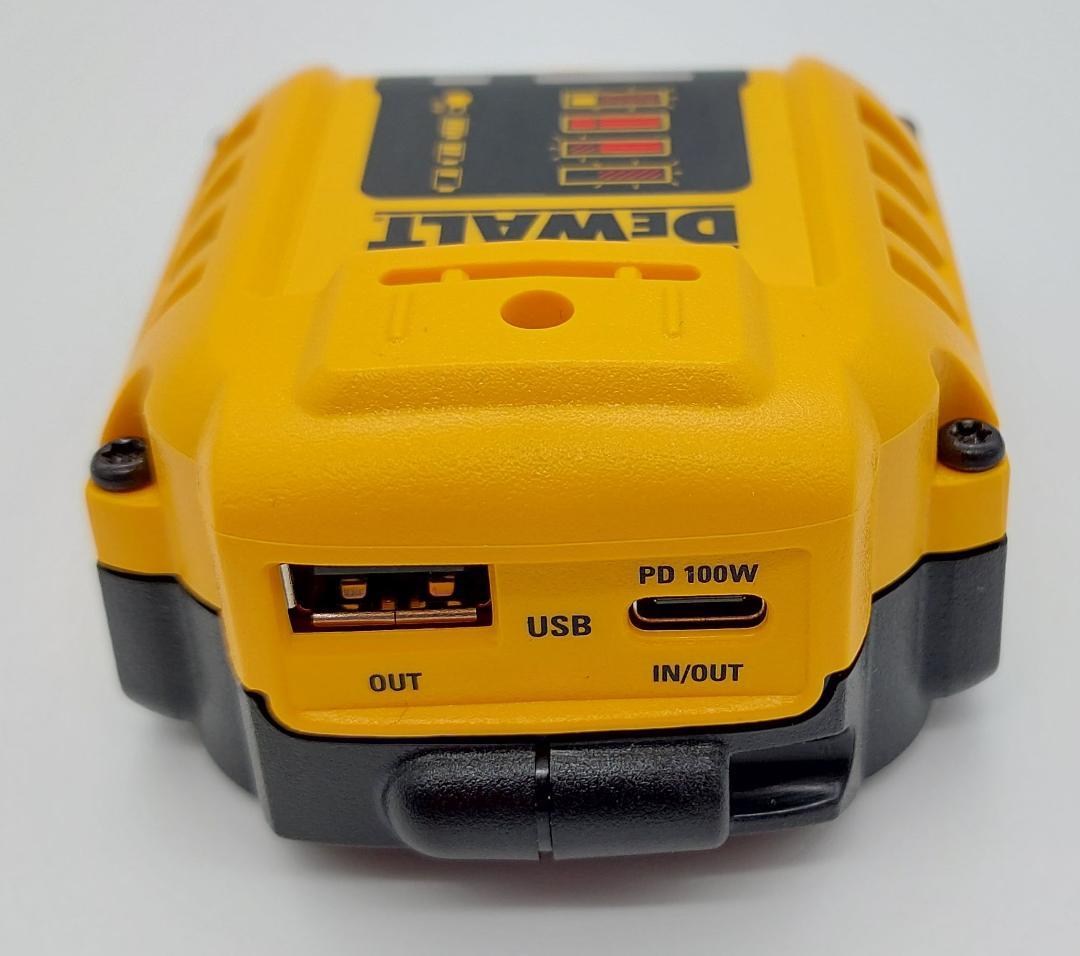 残り一個【メーカー純正品】Dewalt 100W高速充電 USBモバイルバッテリ