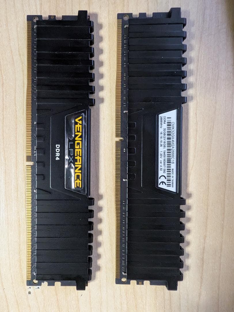Corsair Vengeance LPX DDR4 メモリ