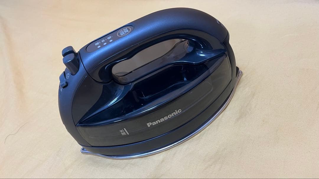 Panasonic スチームアイロン 黒 NI-WL709-K
