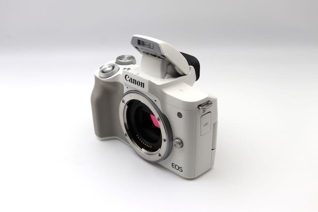 ☆美品【Canon】EOS Kiss M2 + 15-45mm キャノン