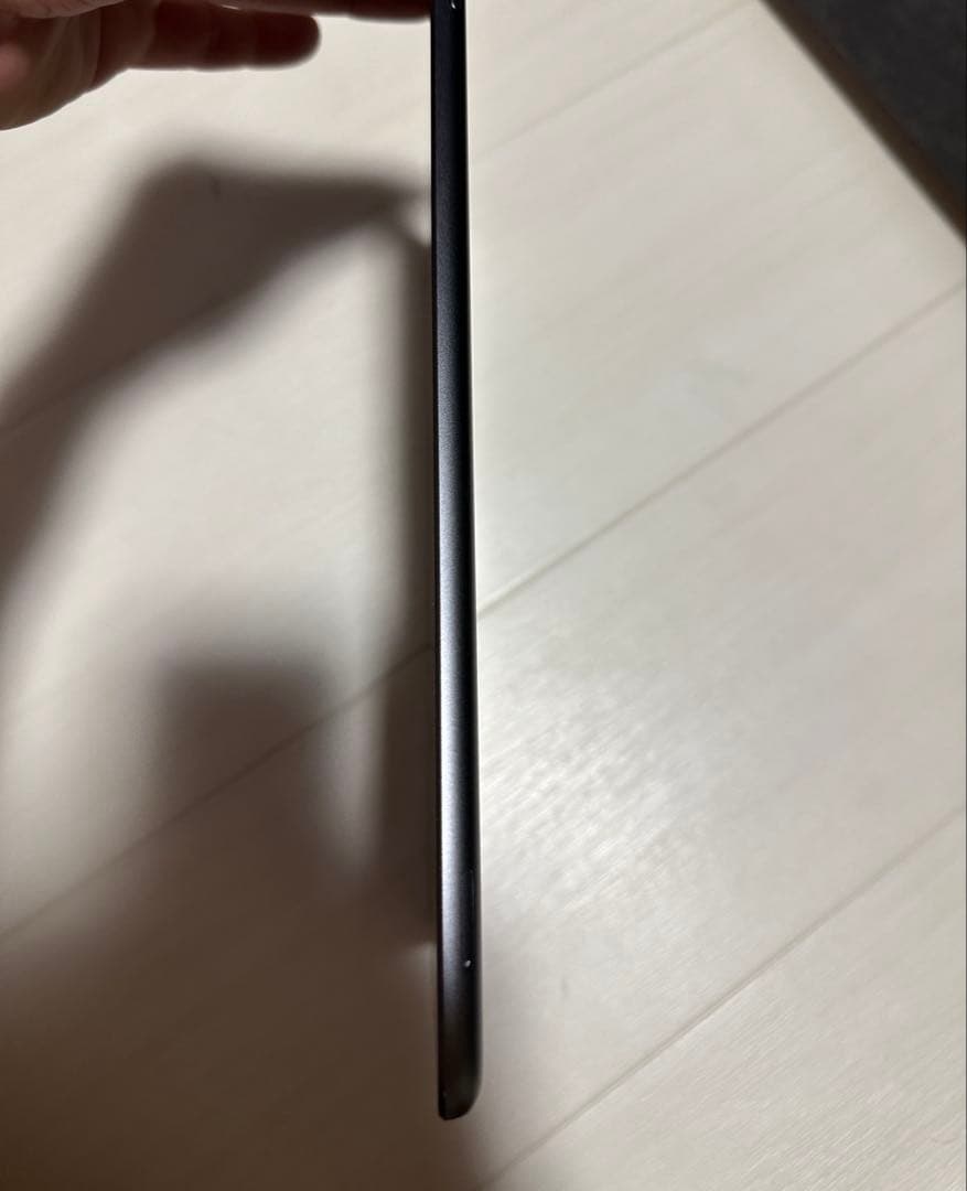 iPad Wi-F i+Cellular（第7世代） 128Gシルバー　94%