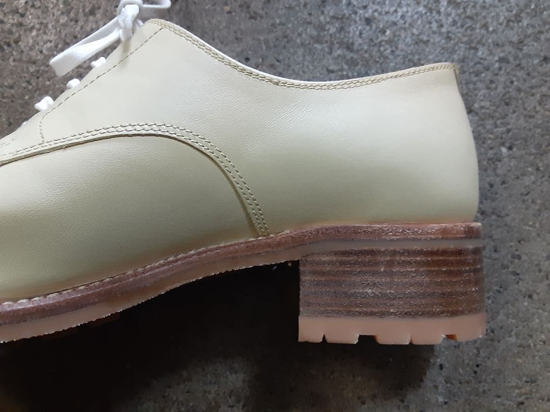 サ*ロ様 レユッカス karena/u 39.5 白系