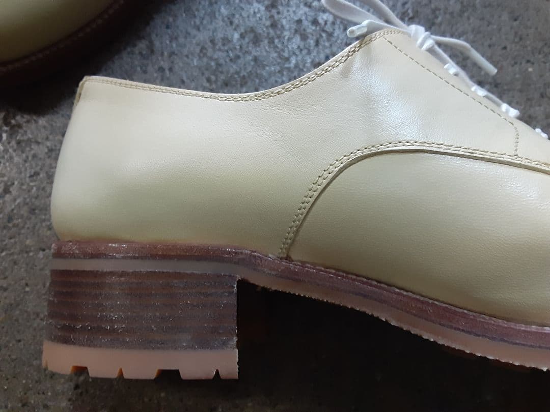 サ*ロ様 レユッカス karena/u 39.5 白系