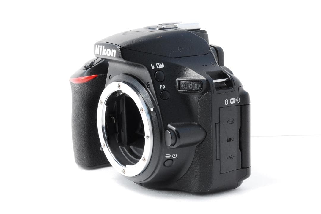 トマト❣️Bluetooth搭載❣️ ニコン Nikon D5600