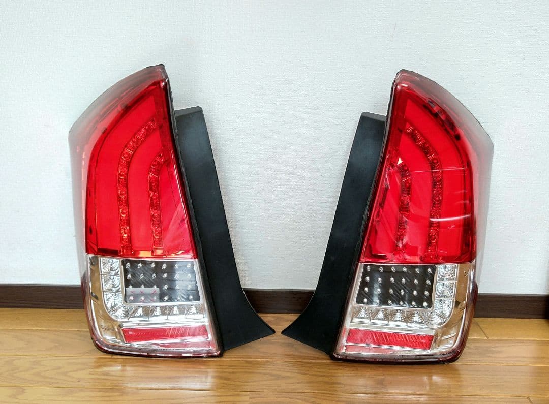 ZVW30 プリウス LED テールライト 左右セット