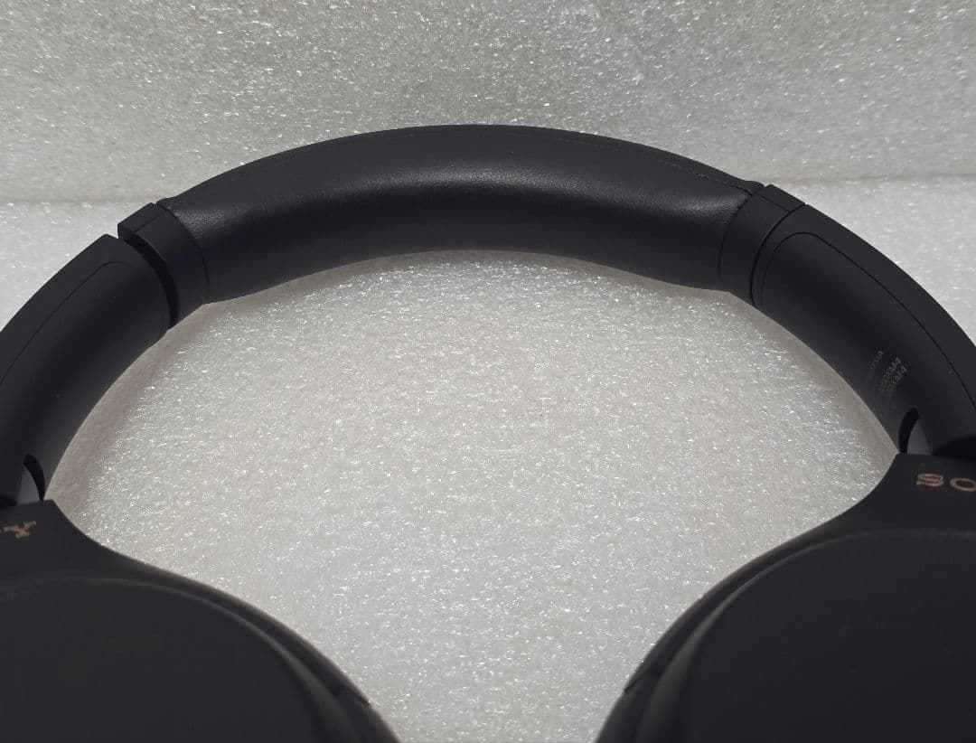 ワイヤレスヘッドホン WH-1000XM4