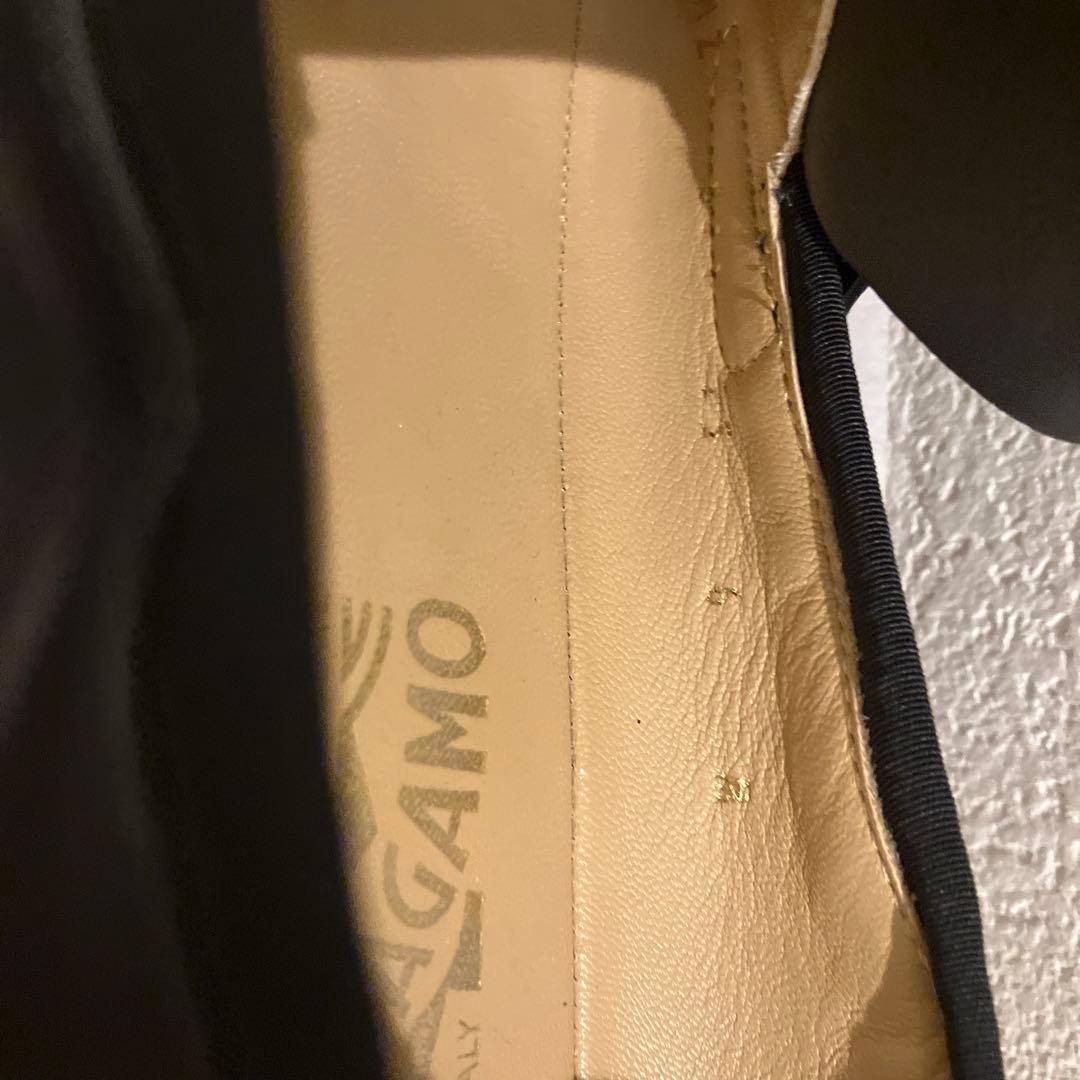 フェラガモ タッセルレザースリッポンローファー　靴袋付き MADOR 6