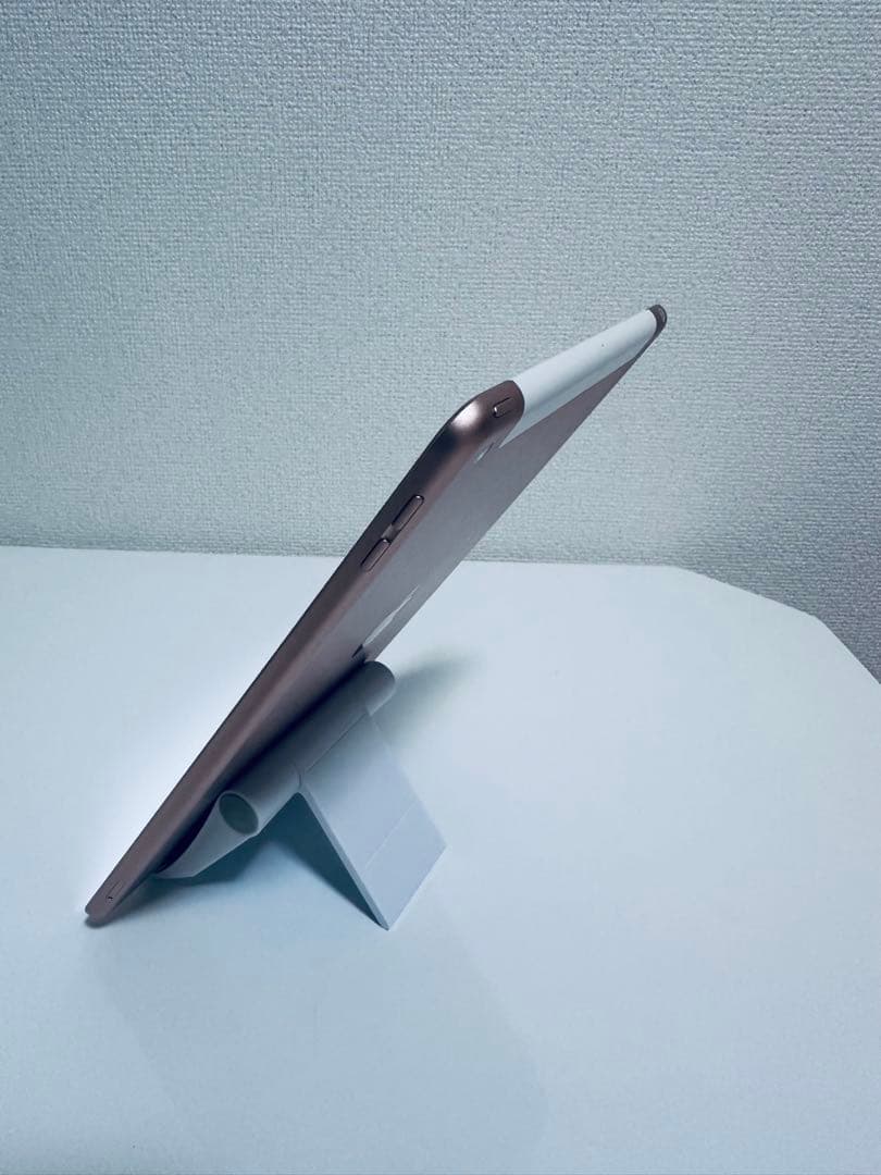 iPad (第7世代) 10.2インチ 32GB WiFi + セルラー
