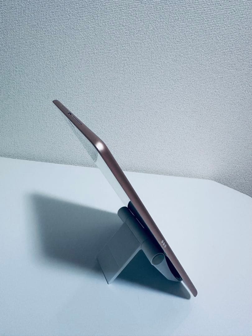 iPad (第7世代) 10.2インチ 32GB WiFi + セルラー