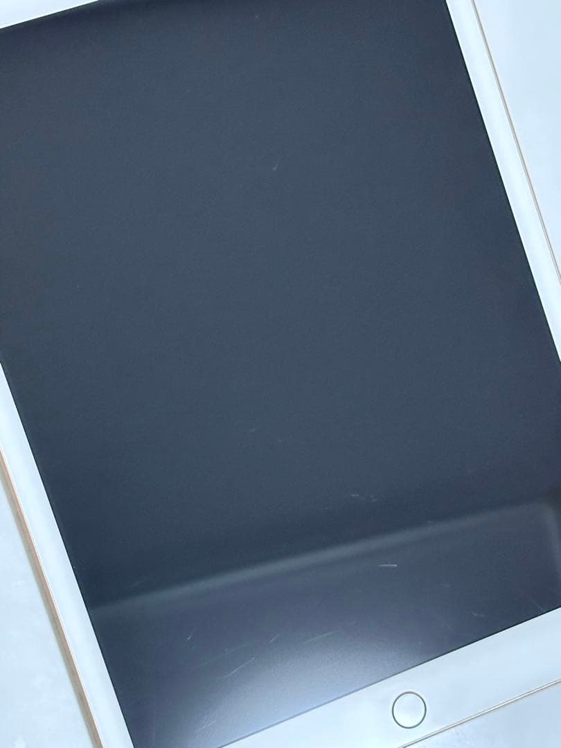 iPad (第7世代) 10.2インチ 32GB WiFi + セルラー