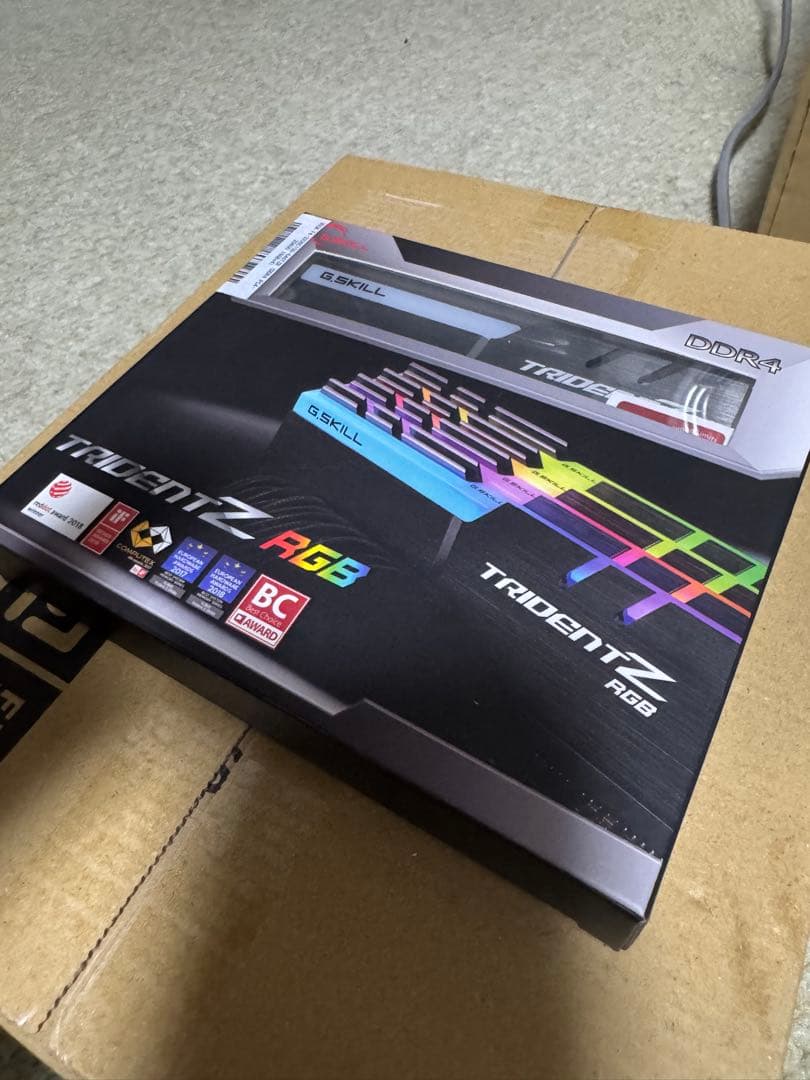 メモリー G.SKILL Trident Z RGB 16GB DDR4 3200MHz