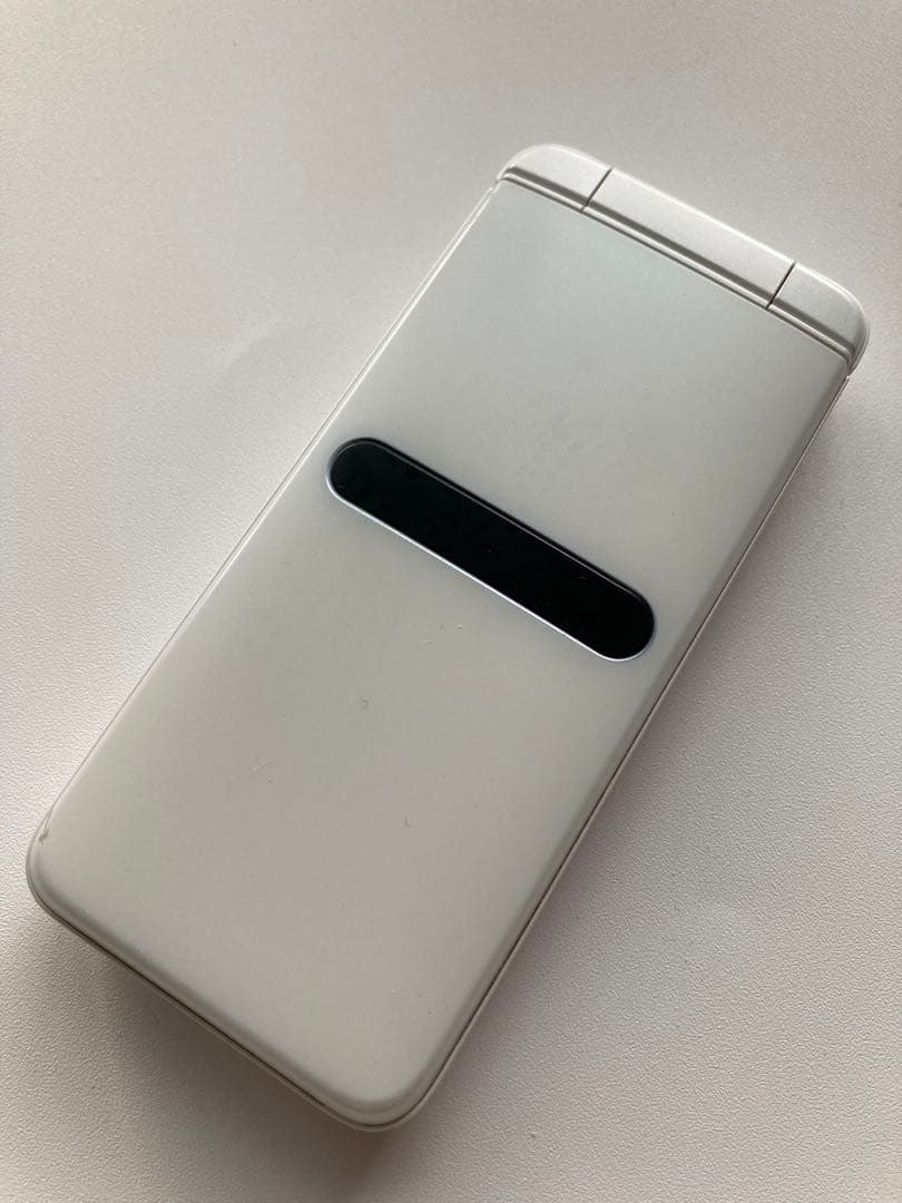 SIMロック済　au GRATIN KYF42 ホワイト利用制限○