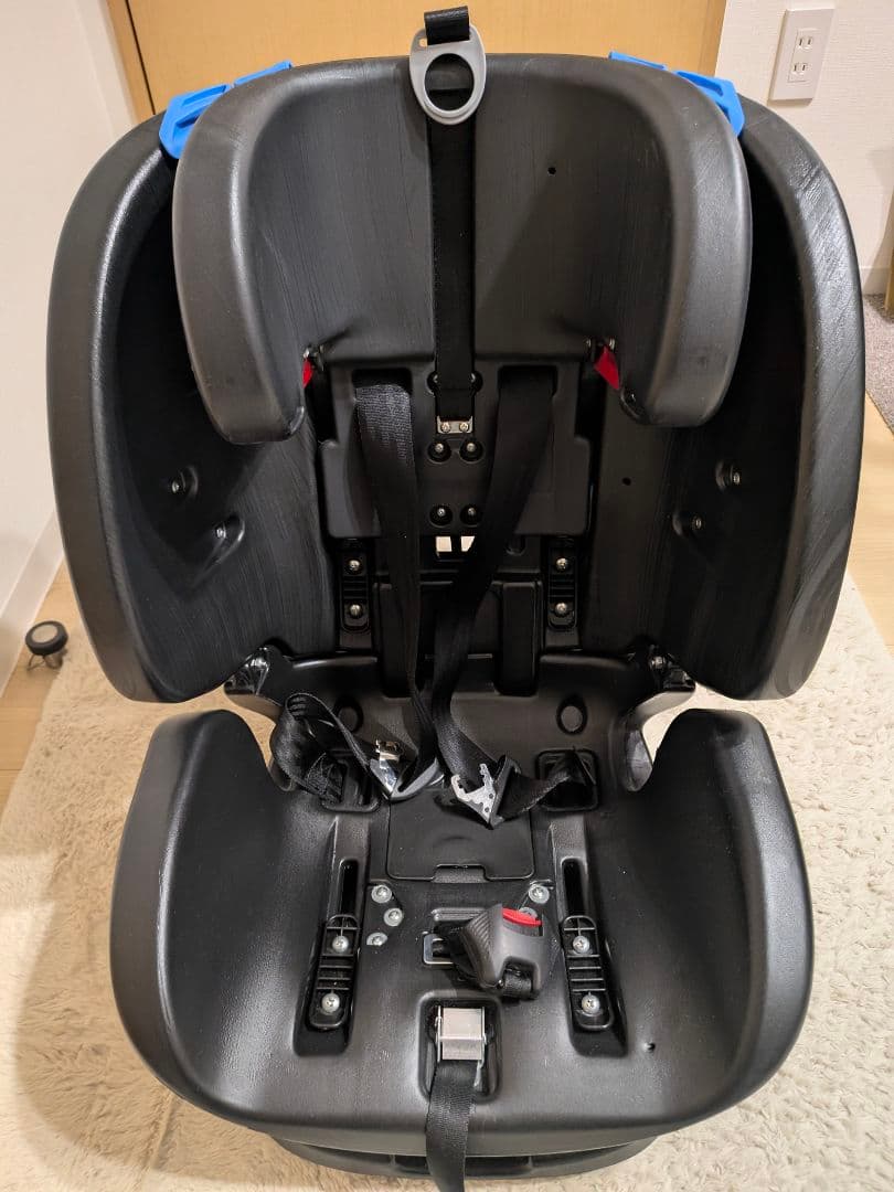 【美桜・ミオ】アイリスオーヤマ チャイルドシート 洗濯済み　ライトグレー