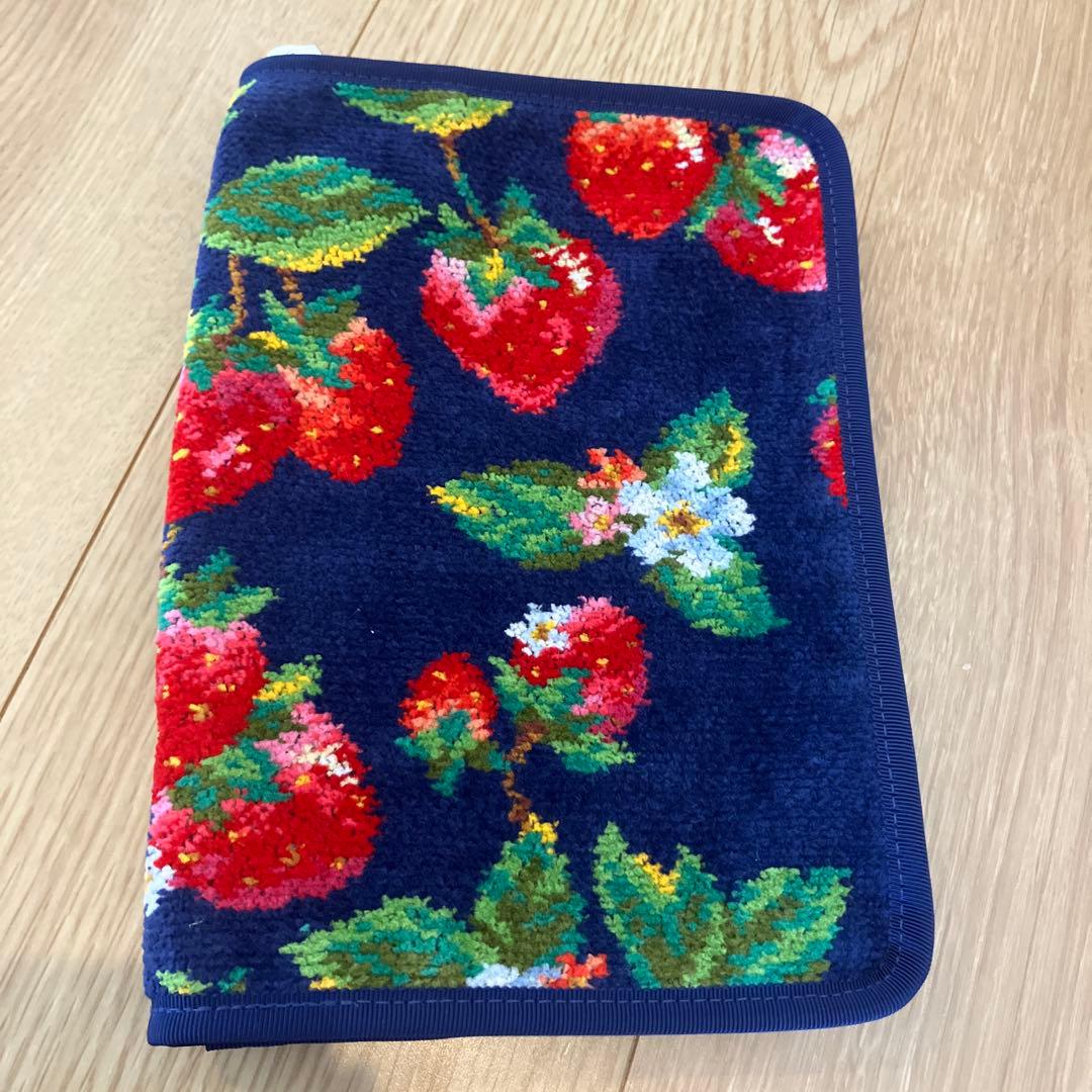 レア！！！！　FEILER イチゴ柄 母子手帳カバー　マルチケース