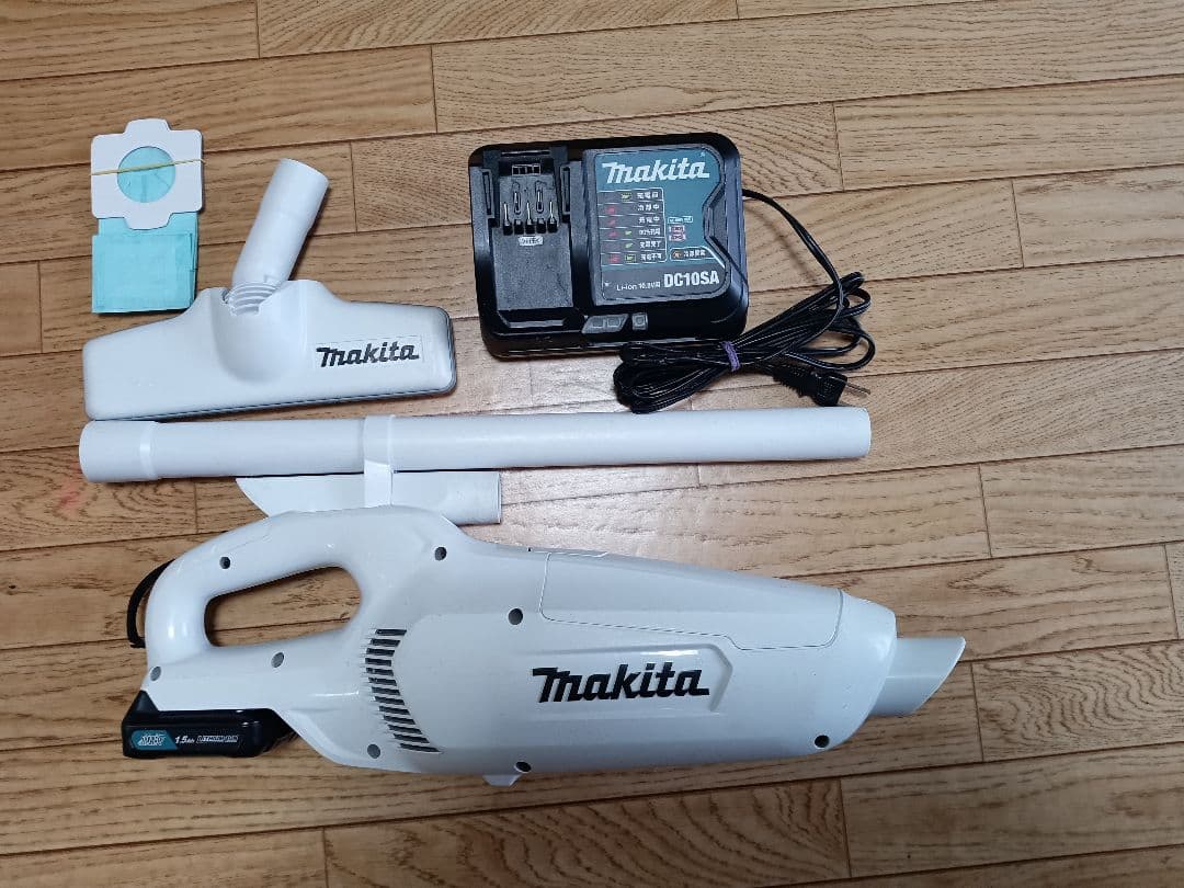 マキタ充電クリーナーCL107FD バッテリー、充電器付