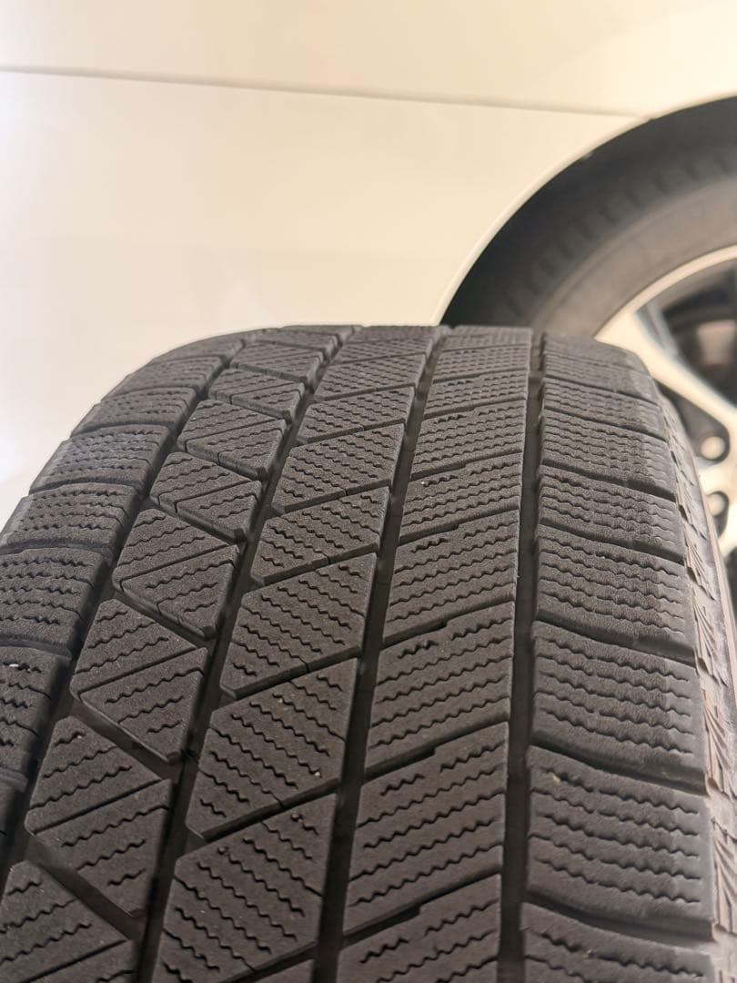 値下げ‼︎スタッドレス4本ホイル付きブリヂストン VRX3 16インチブリザック