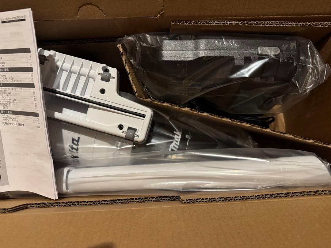 Makita CL286FDRFW スティッククリーナー　マキタ　バッテリー付き