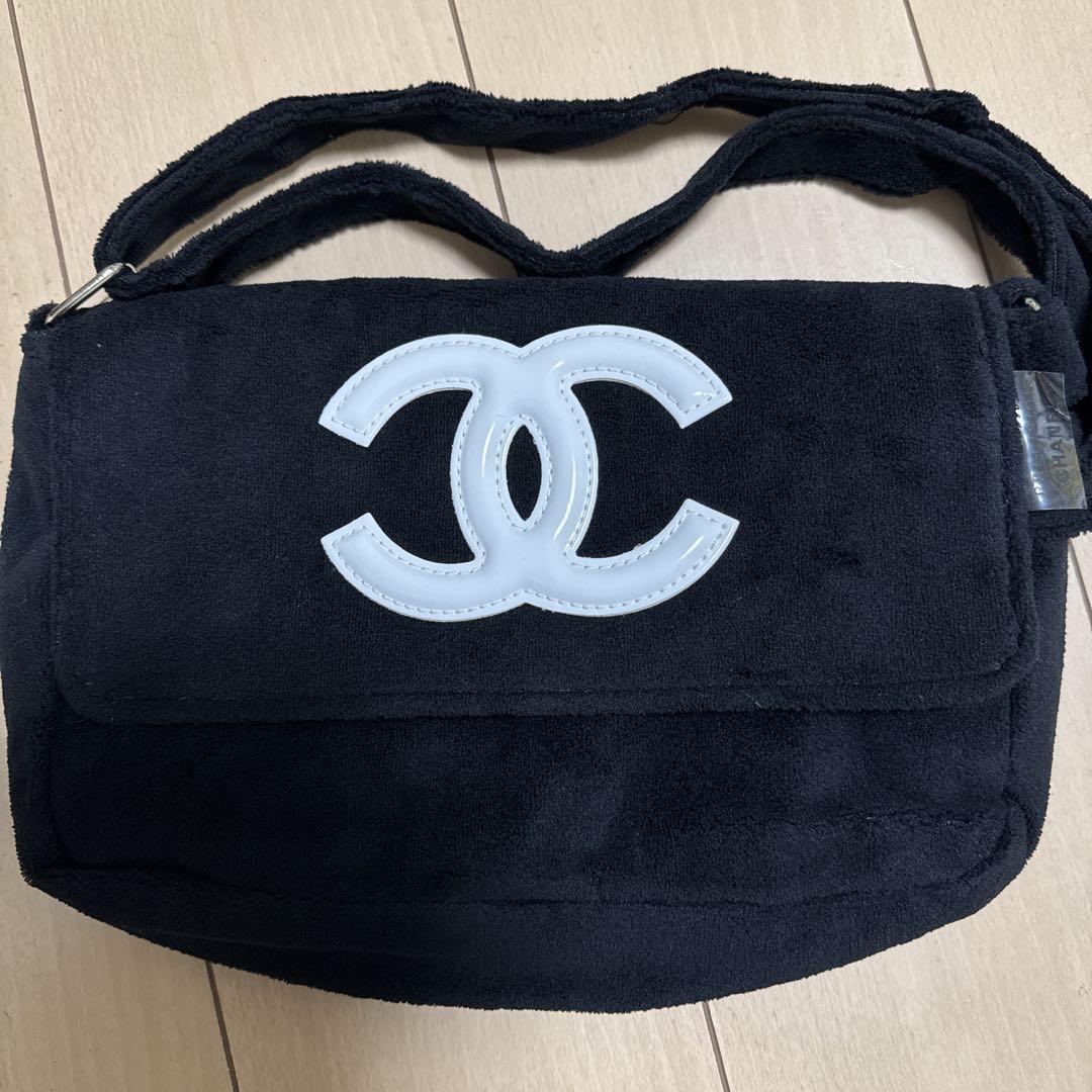 シャネル ノベルティ　ショルダーバッグ バッグ 白　【未使用】　BTS 人気