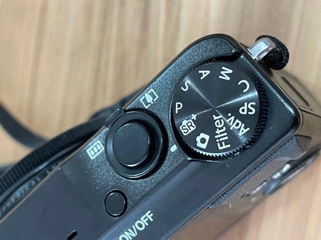 【完動、美品】FUJIFILM XQ1 コンパクトデジタルカメラ