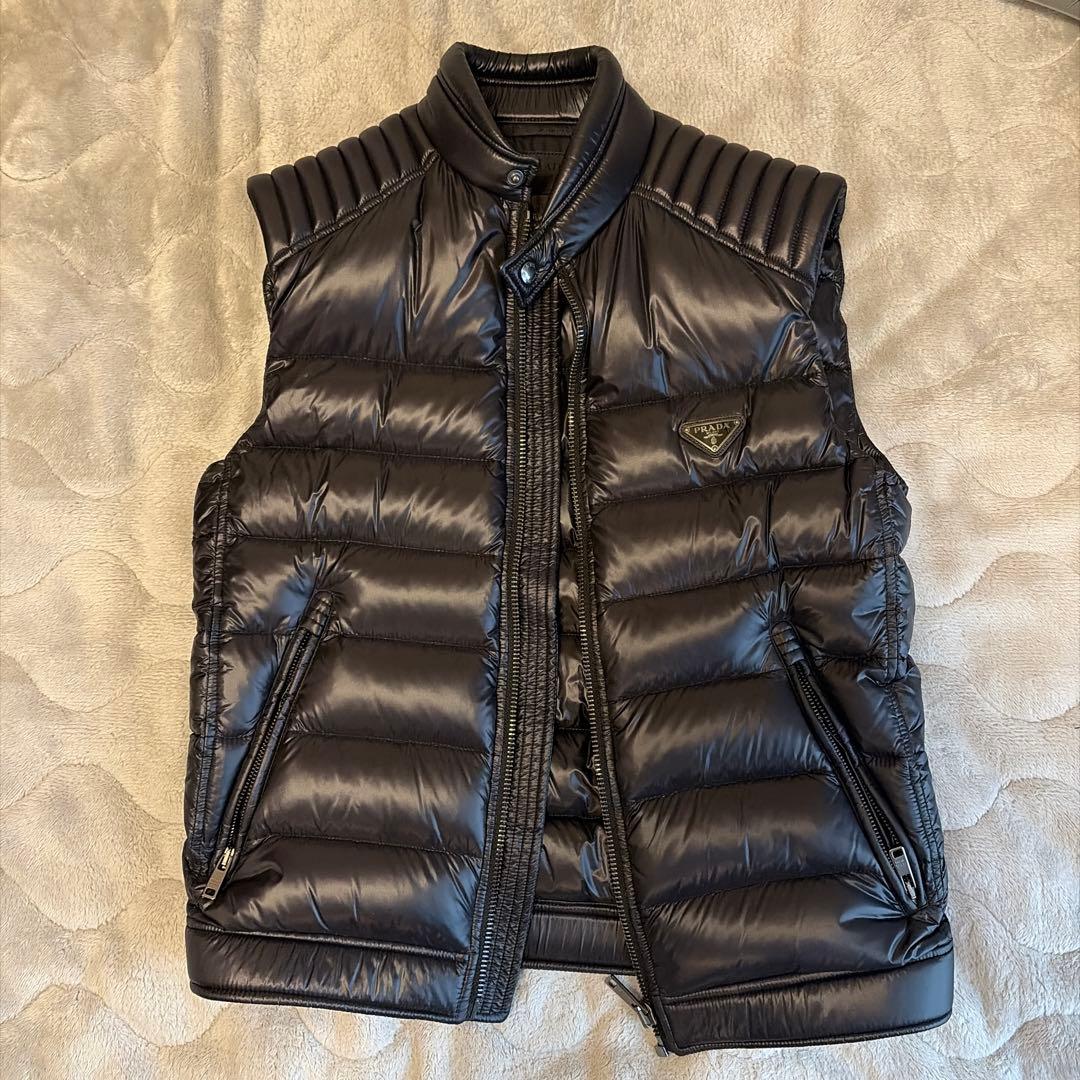 PRADA プラダ　ダウンベスト
