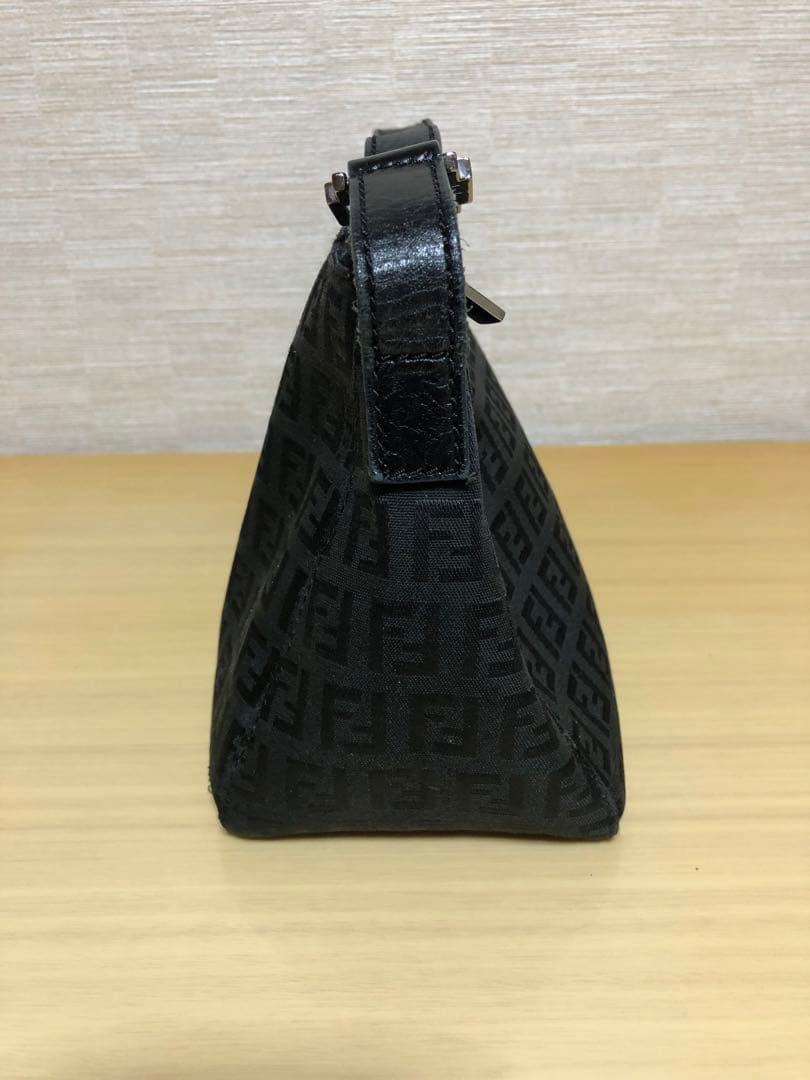 FENDI フェンディ ズッカ柄 ワンショルダーバッグ　アクセサリーポーチ