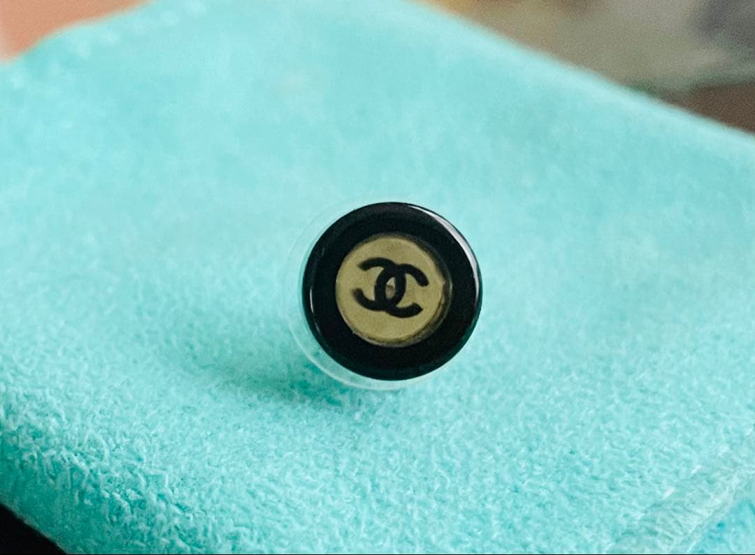 CHANEL ロゴ ミラーピアス【片耳のみ】